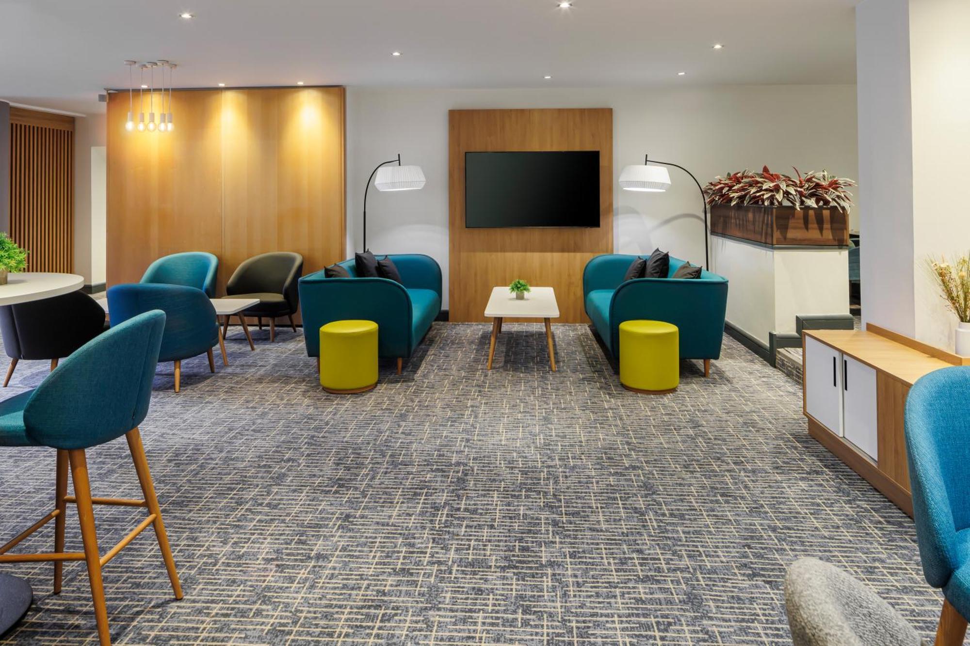 M40, Jct.4 By Ihg 4*